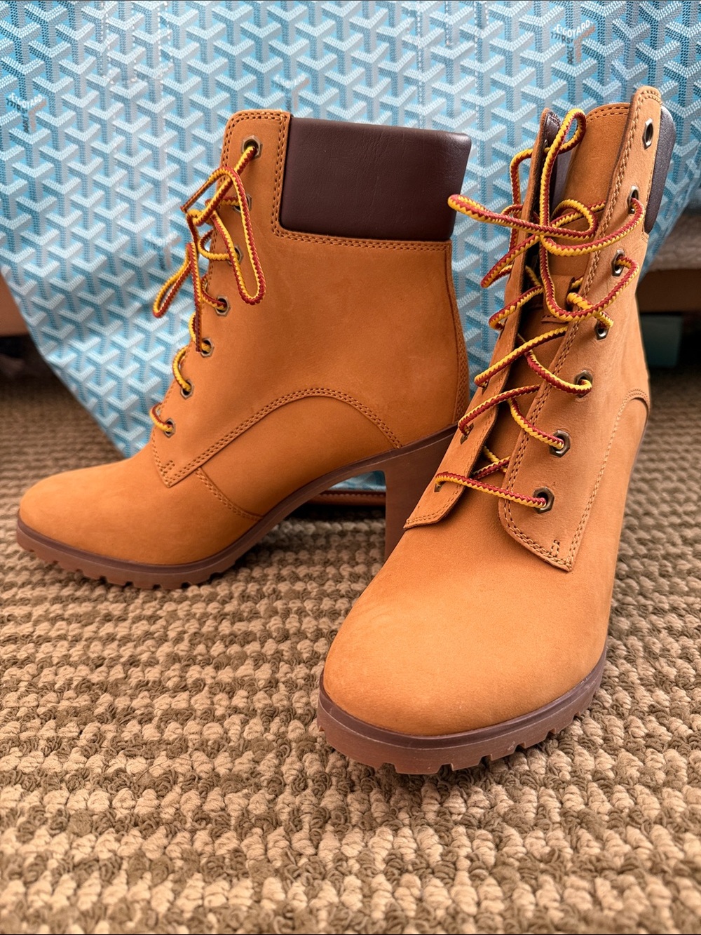 Brand New Timberland Women's Allington Mid Boot size 8